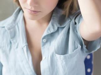 GIRLT果团网 – “比心”双人小课堂，little贝壳喵的高清图片教你如何做个大撒币，上课注意发言！