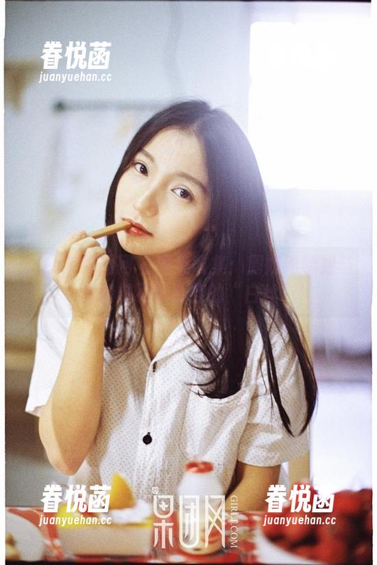 GIRLT果团网-周妍希 GIRLT果团网 - 图集收集:周妍希学姐与上课时不小心穿的“白丝”