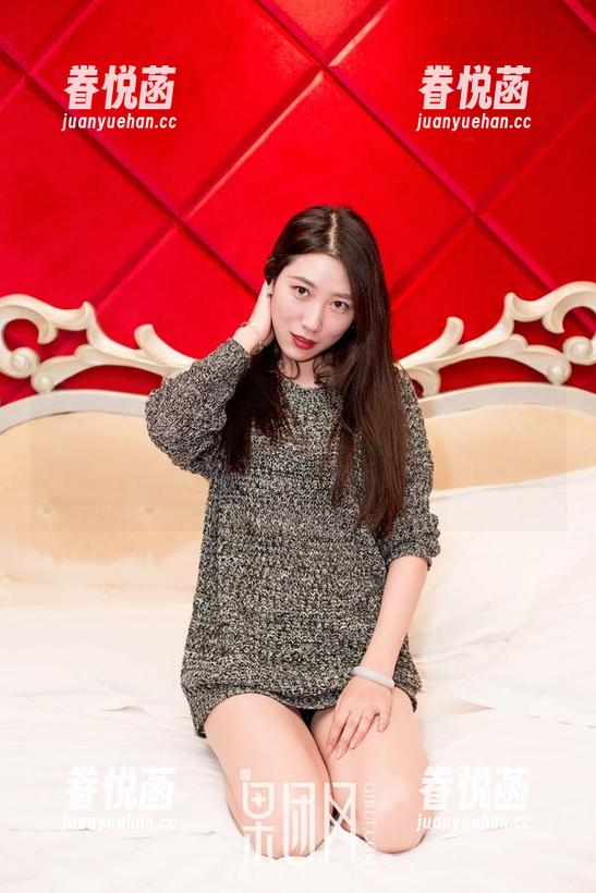 GIRLT果团网-甜Abby GIRLT果团网 - 甜Abby的最新作品集:买这套装保证你出门回头率百分百,没试过,你信不信?
