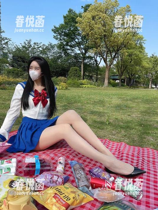 July芝岚 微密圈 - July芝岚的吊带私房照,图片质量一流,吊带让她“撑”起来了!