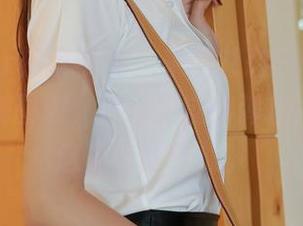 MFStar模范学院 – 来看艾莉Evelyn的最新瑜伽图包，你没见过的弹性，居然在这里华丽绽放。