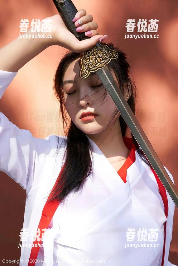 MiiTao蜜桃社 - 雪梨sherry的最新图册：牛仔裤的时髦变化，真让人不得不想说些什么…