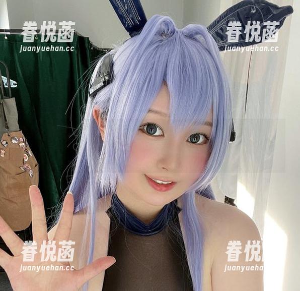 PAKI酱的居家轶事：听说沙发上坐久了能发光的写真集！