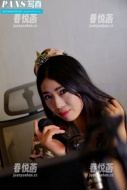PANS摄影 - 小柔真不愧是博主，制服穿搭原图看起来竟然更真实！