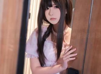 等着舅妈送上佳肴，Quan冉有点饿的无圣光作品也算独特尝试。