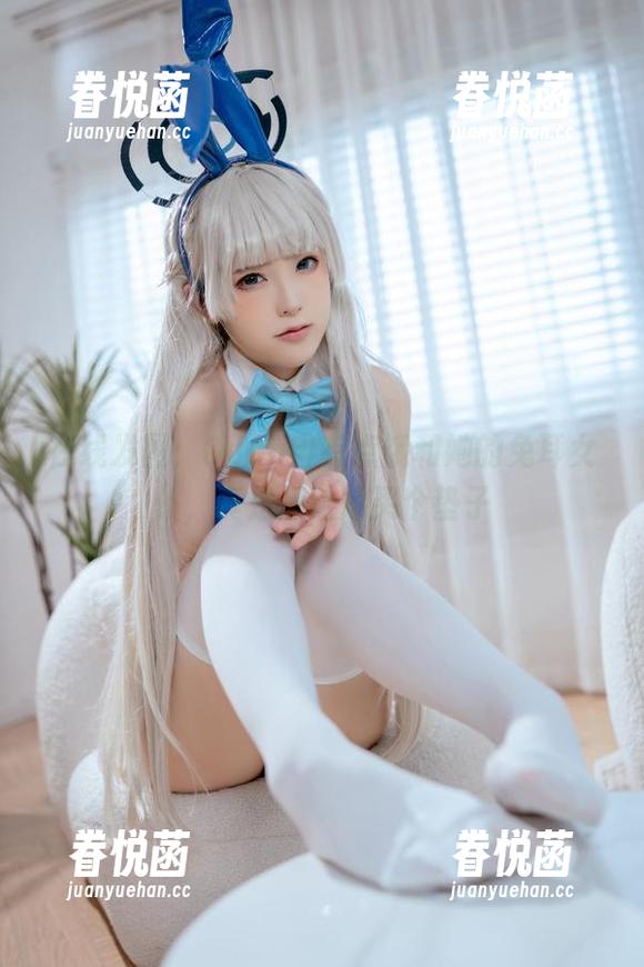 在线发图：Quan冉有点饿和她的兔耳女仆，真是想给她买个垫子