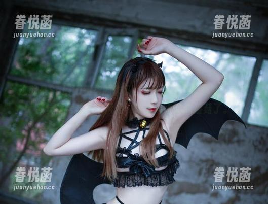 这就是Sakiiii翎柒的作品，分享黑枪呆的秘笈，看来我真得考虑换个风格，改名叫小鸡炖蘑菇了。