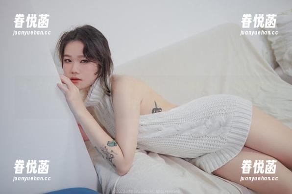 啧，Sira(시라)娓娓道来的婚纱私拍，连地板都好像在低语般在讨论什么…