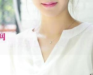 UGirls尤果网 – 这就是我眼中的李思宁旗袍——漂亮到让我直呼“下图吧”