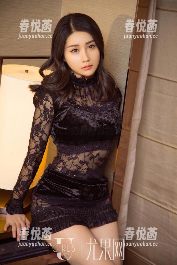 UGirls尤果网 - 高跟鞋为啥这么吸引目光？观看毛COCO的原图时我只想问，这双鞋子就配得上春天！