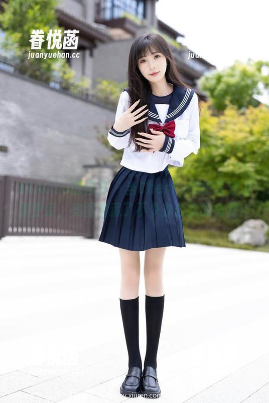 XIAOYU语画界 - 当Cherry樱桃酱穿上职业装，美图里藏了不少办公室的乌龙！