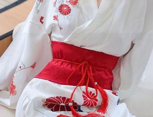 Xiuren秀人网 – 潜入baby嘉茵泳池的深处，图库里还有惊喜，下载不容错过！
