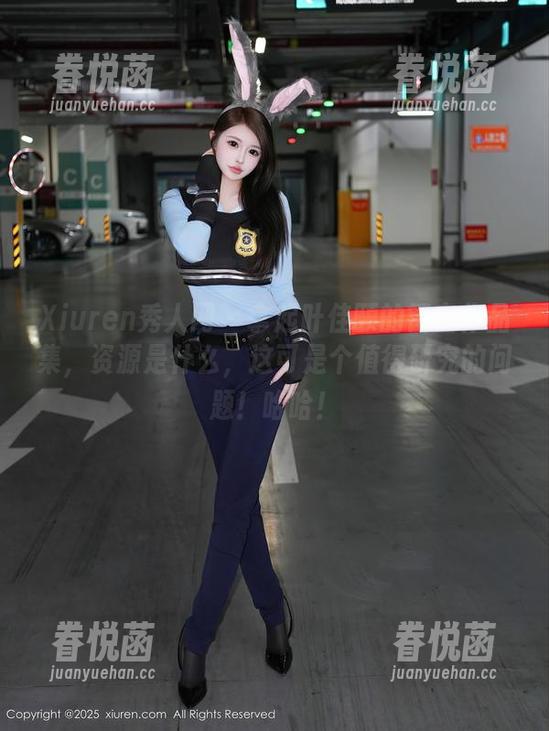 Xiuren秀人网 - 拿起叶佳颐的镂空作品集，资源是什么，这可是个值得研究的问题！哈哈！