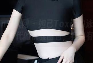 Xiuren秀人网 – 妲己Toxic的泳池写真：无圣光时代的优雅图包，竟然有点撩呢