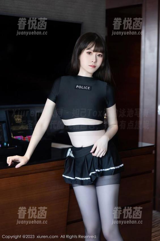 Xiuren秀人网 - 妲己Toxic的泳池写真：无圣光时代的优雅图包，竟然有点撩呢