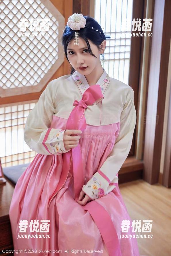 Xiuren秀人网-李七喜 Xiuren秀人网 - 拍了一万个礼服,美图中李七喜就是最佳代言。