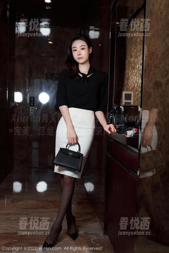 Xiuren秀人网 - 皮衣+玛鲁娜Manuela=完美，这组私拍图集又来刷新我的三观了