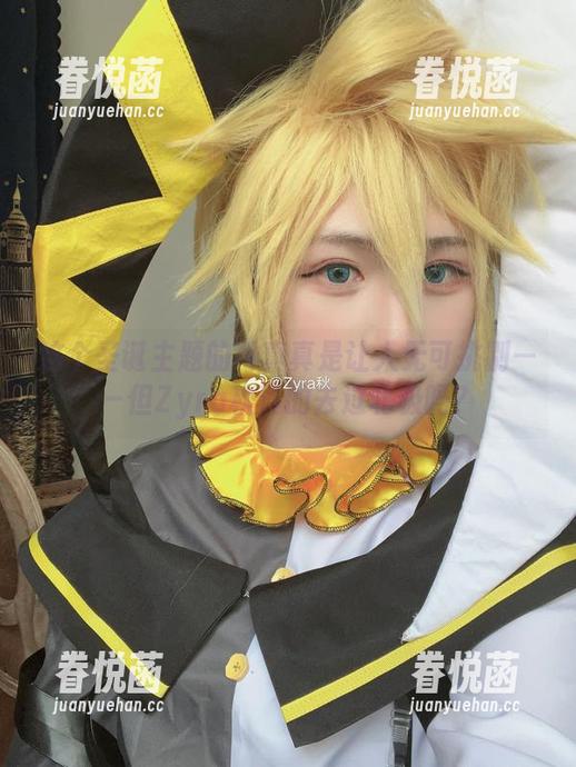 这个圣诞主题的写真真是让人无可挑剔——但Zyra秋真的去过北极吗？