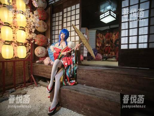 这组图集有点趣味，看看一米八的大梨子如何驾驭“龙王”全套。