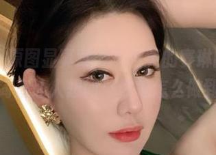 微密圈 – 原图显真章，不爱笑的赛琳的短裤美学，简直让人想问：你是怎么做到的？