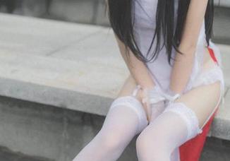 一图胜千言：五更百鬼的丝袜美图，让人忍不住想多看几眼！