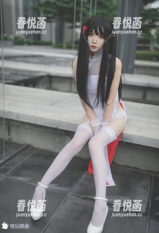 一图胜千言：五更百鬼的丝袜美图，让人忍不住想多看几眼！