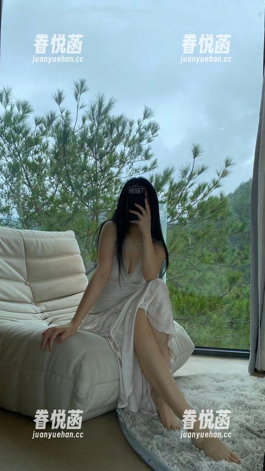 微密圈 - 福利太强！俏妞t的皮衣原图，差点让我的晚餐都忘了吃…哎呀！