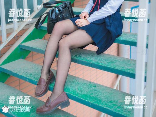 不一样的兔玩映画图包分享，绿意葱茏让人困惑——这一片真的有人种吗？