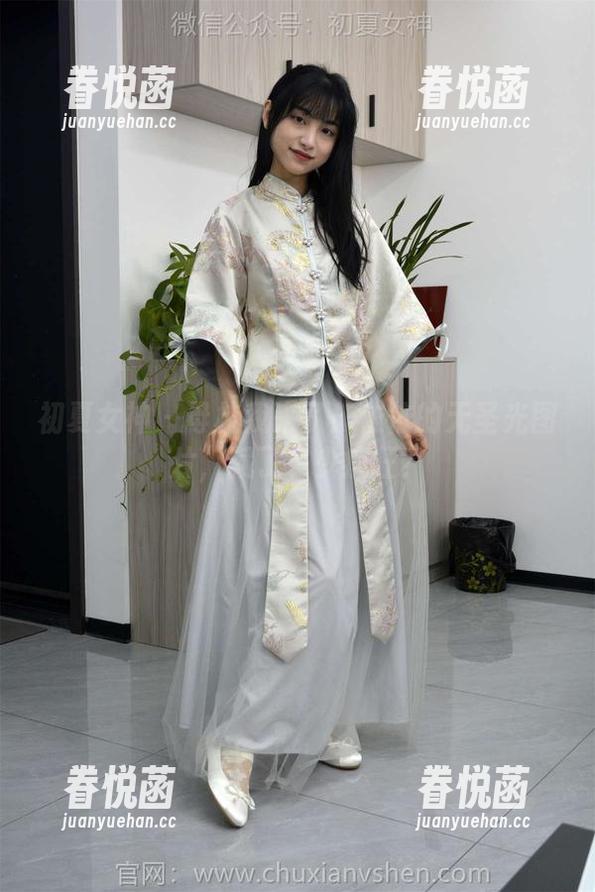 初夏女神 - 母校我来了！依依的无圣光图片，藏了多少疯狂？