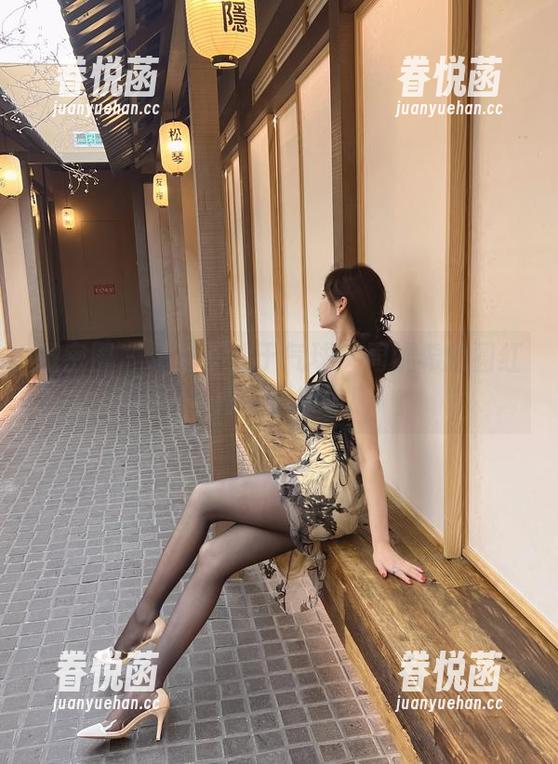 微密圈 - 精彩不止于气球：周妍希的圆红布兜美图来啦！