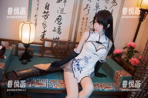 红裙与妖少you1，私房的张扬与内敛，感觉像是一场真人秀哈哈哈！