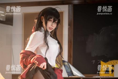 安食Ajiki白衬衫套图，恍惚间的优雅，随时可能来个转身