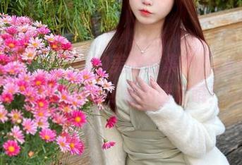 宝儿mysterial的美腿合集中，cos是一道菜，点心可是别错过哦！