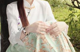 小众视觉 – 敏儿的修女新图集，这装扮到底是圣洁还是俏皮呢？