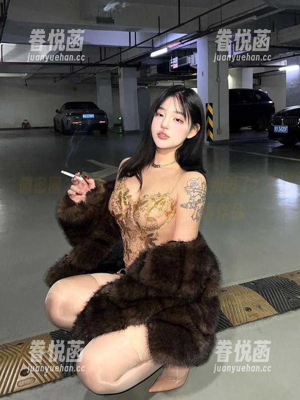 微密圈 - “看，车里成小型动物园了！”——小优优子的豹纹写真作品