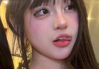 微密圈 – 热烈推荐小优优子的美足高清原图，不看觉得人生缺失了什么。