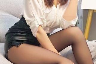 小女巫露娜的花卉套，在线高清，真不知她到底是模特还是花园里的女神！