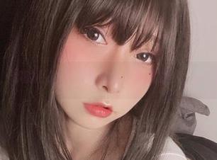 小泉学姐吖，你的私拍花嫁图包怎么如此撩人，我快受不了了。