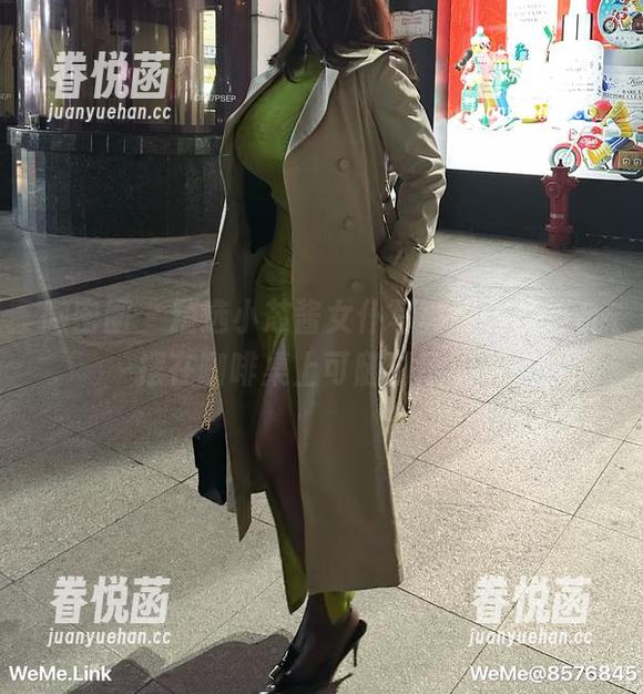 微密圈 - 精选小芯酱女仆写真集，很适合摆在咖啡桌上可随时逗趣。