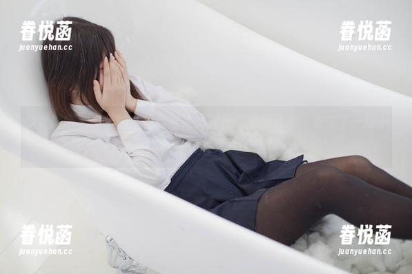 少女秩序 - 小鱼的红裙：看她如何把“美图分享”变成了一场小型时装秀！