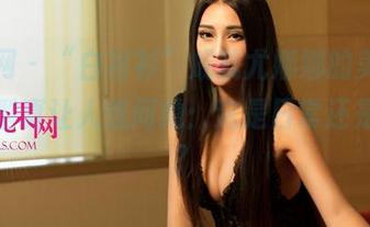 尤果网 – “白衬衫”成就尤娜娜的美图，这造型真让人想问她：这是日常还是展示？