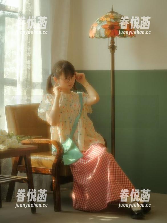 幼水铃衣 细看一下幼水铃衣的肉丝,图片里有种难以言喻的质感,原图亮点满满。