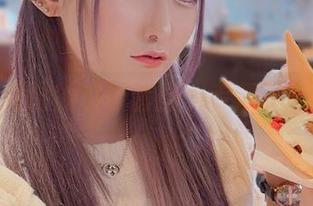 月城委员会的最新套图，专属你的小心心