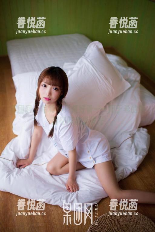 果团网-周于希 果团网 - 写真不只是好看——周于希的美脚在网盘里发光