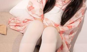 森萝财团 – Aika的蕾丝写真，时而淡雅，时而迷离，脑海中的画面也开始变得模糊了…