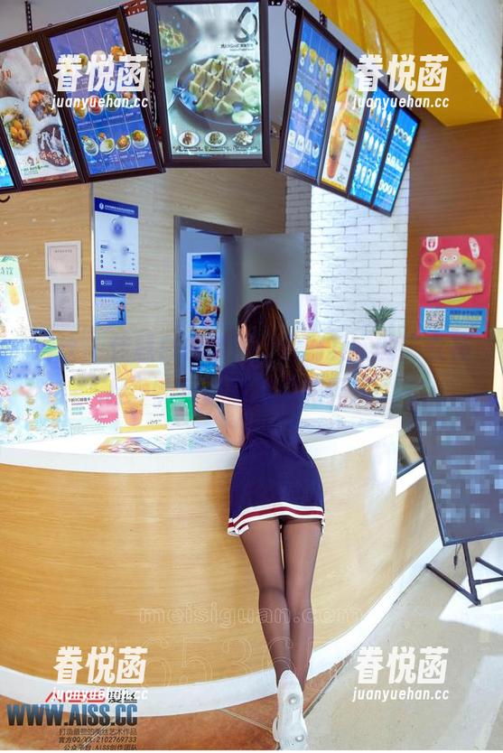 爱丝 - 佳慧白色套图，名副其实的“女神经”，可能就差两根天线。