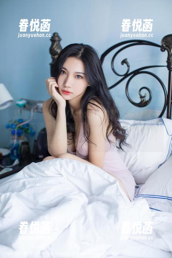 爱蜜社-果儿Victoria 爱蜜社 - 果儿Victoria的美图像糖果一样,高清得心甜得赶脚,这么可爱的妹子是怕我心脏受不了吗?