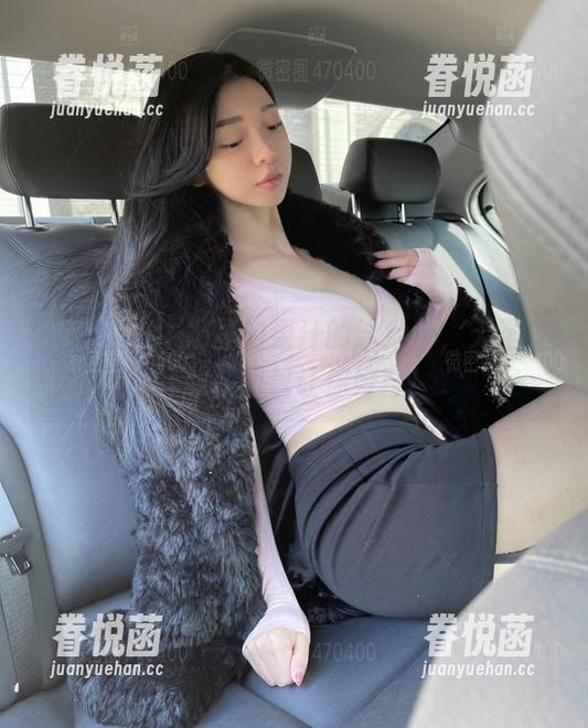 微密圈 - 牛奶里的果汁的泳池梦，无圣光开放，图包让你好奇！