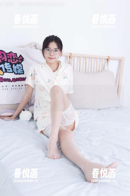 物恋传媒 - 小茶似乎在说：“你看我在皮衣里有多可爱”，最新美图，不得不看！
