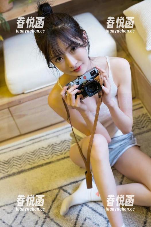突然觉得王羽杉的蕾丝连体比基尼定制环节太了不起，图片里每一处都让人想要探个究竟。